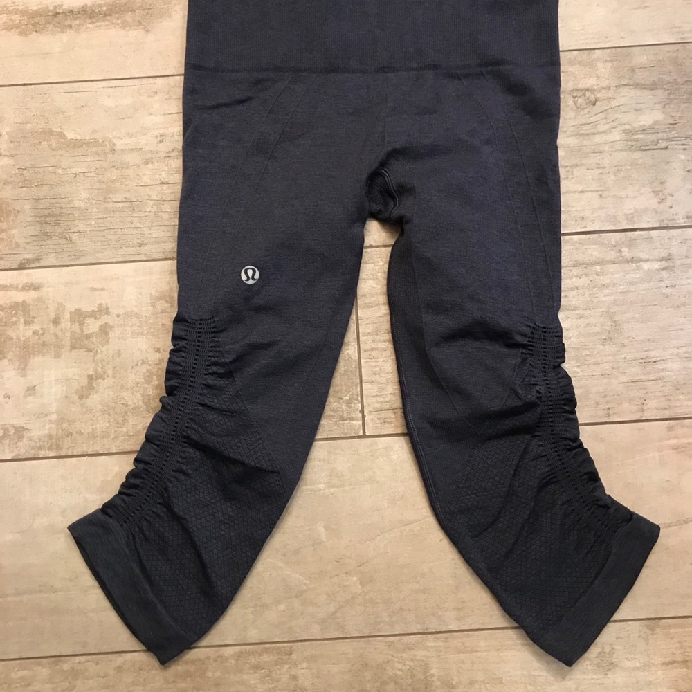Lululemon In the Flow - Picture 2 of 5